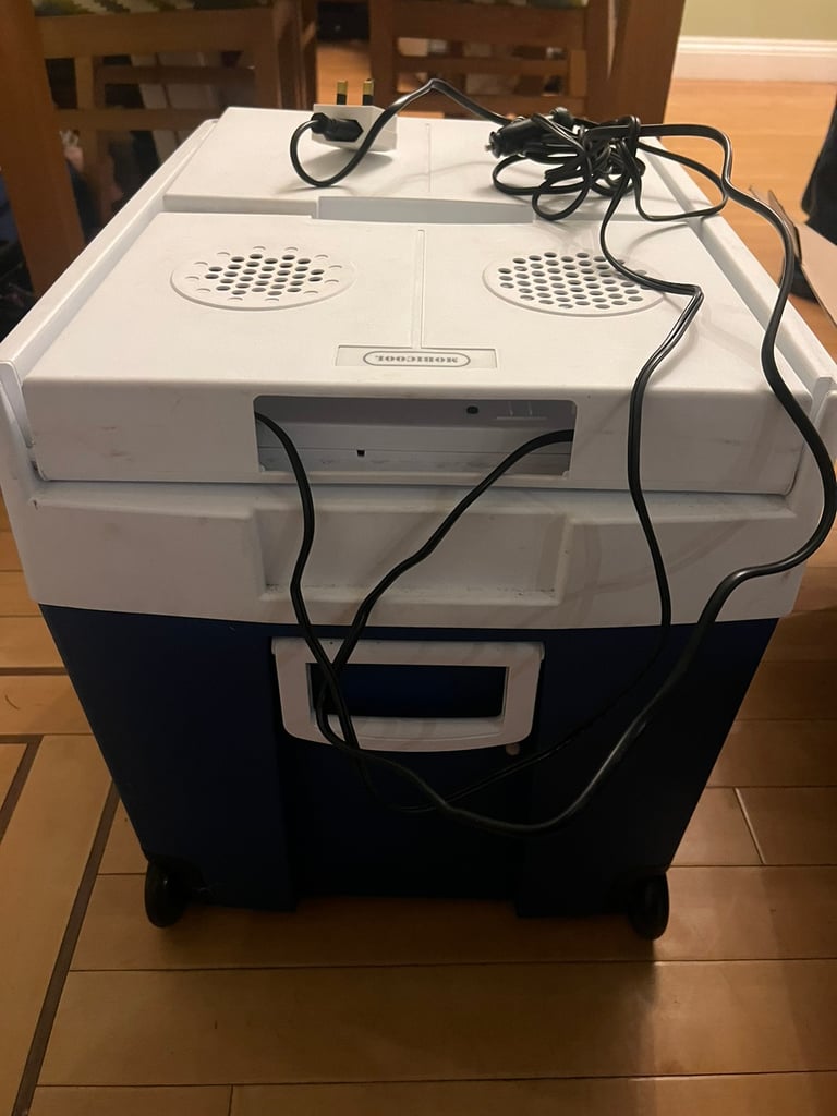 Electric cool box for Sale