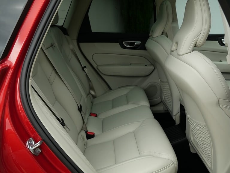 2022 Volvo XC60 2.0h T6 Recharge 18.8kWh Inscription SUV 5dr Petrol Plug-in Hybrid Auto AWD SUV H...