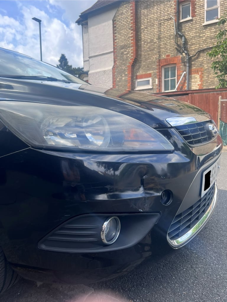 2010 Ford Focus Titanium 1.6, Petrol, Manual 