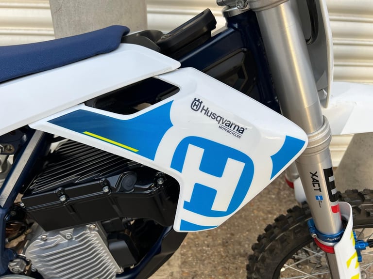 DANNYS DIRT BIKES MINT HUSQVARNA EE5 2024 ELECTRIC MOTOCROSS BIKE KTM E5 2024