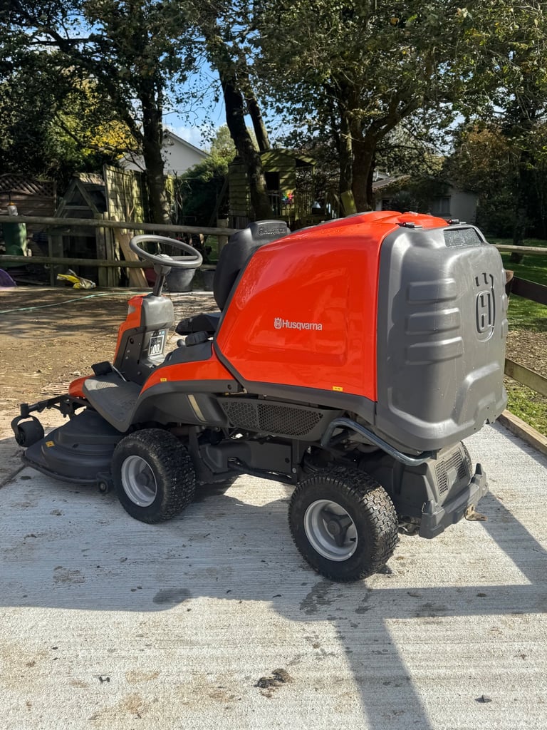 Ride on mower 