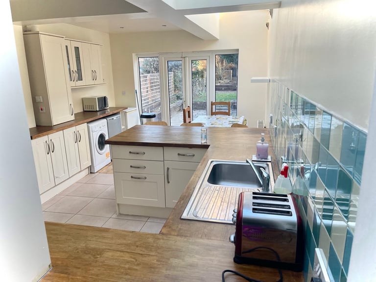 Single room for rent in TW3 