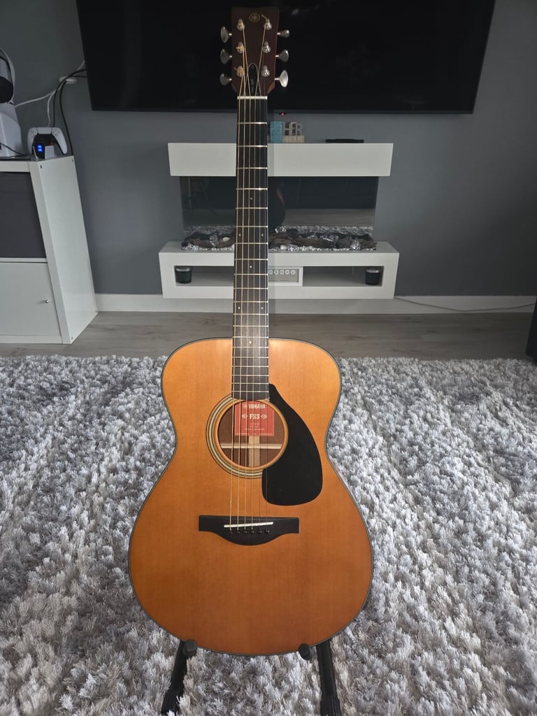 Yamaha fs3 acoustic guitar 