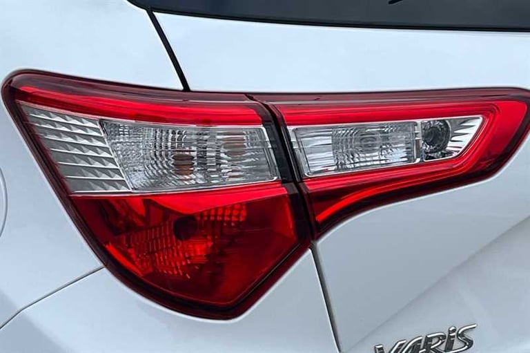 2019 Toyota Yaris 1.5 VVT-i Icon Hatchback 5dr Petrol CVT Euro 6 (111 ps) Hatchback Petrol Automatic