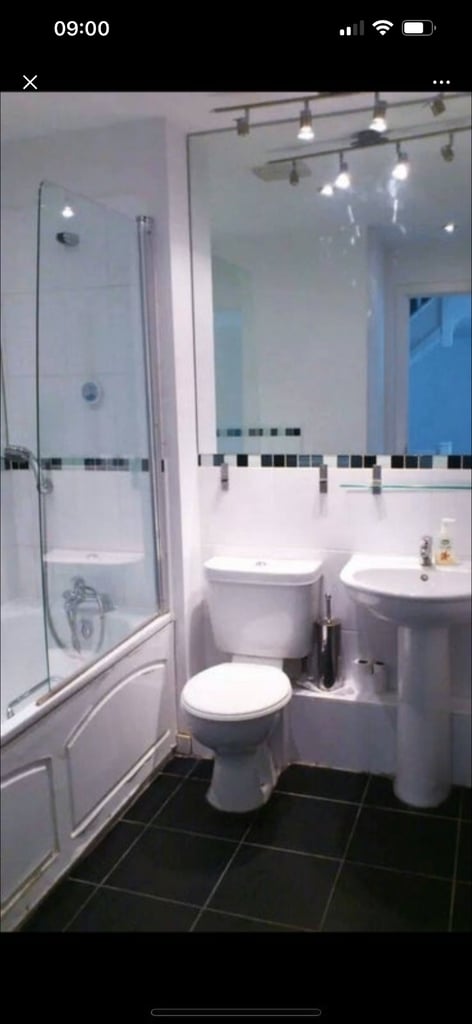 ROOM TO LET IN EWELL WEST