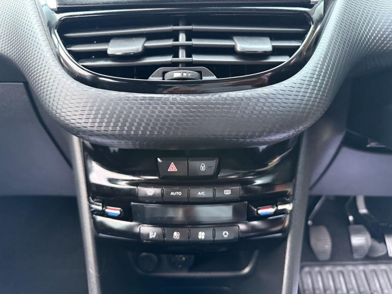 2017 Peugeot 2008 1.2 PureTech Allure Euro 6 5dr HATCHBACK Petrol Manual