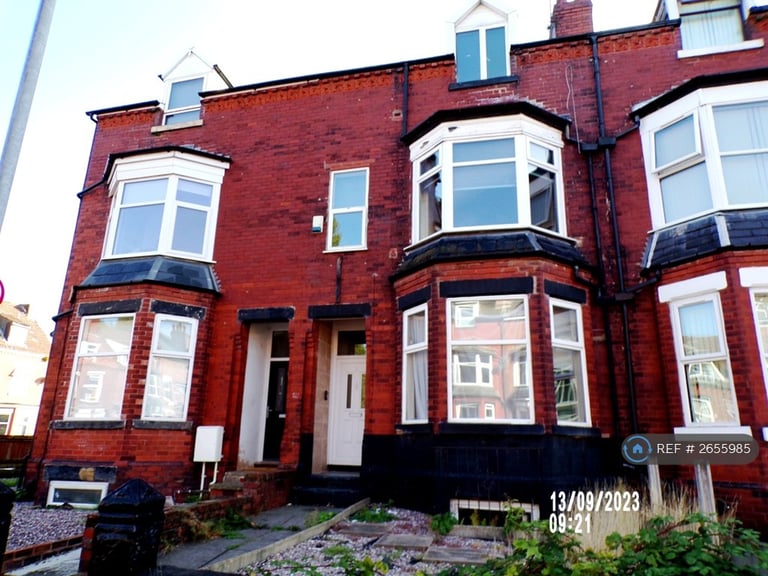 image for 8 bedroom house in Booth Avenue, Manchester, M14 (8 bed) (#2655985)