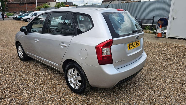 KIA CARENS 1.6 S 2009