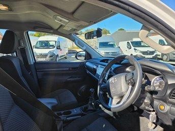 2019 ON 69 PLATE TOYOTA HILUX ACTIVE D-4D 4WD 2400CC DOUBLE CAB PICKUP ULEZ