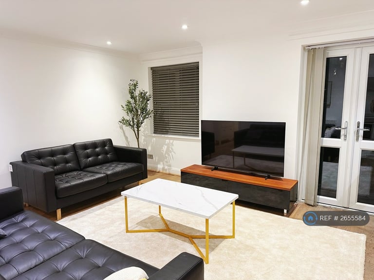 1 bedroom flat in Pavilion Mansions, London, SW9 (1 bed) (#2655584)