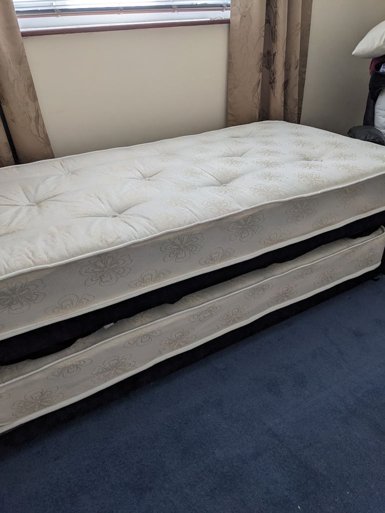 Trundle bed