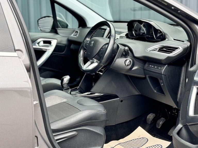 2018 Peugeot 2008 1.2 ALLURE PREMIUM 5d 82 BHP Hatchback Petrol Manual