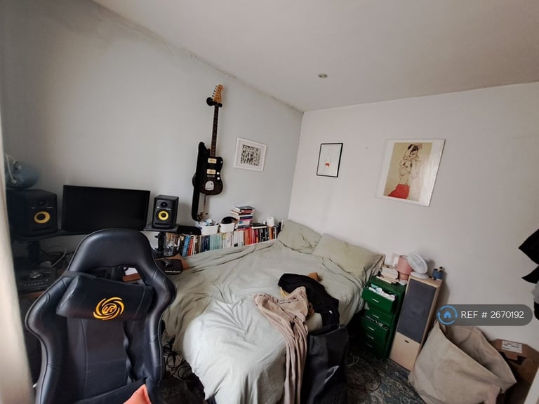 3 bedroom house in Jennings Road, London, SE22 (3 bed) (#2670192)