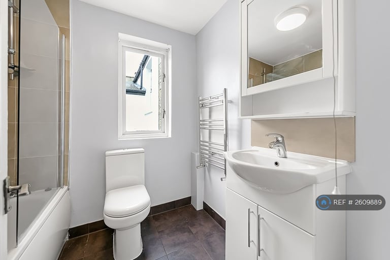 4 bedroom house in Fenham Road, London, SE15 (4 bed) (#2609889)