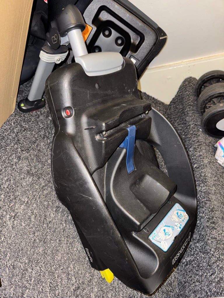 image for Maxi Cosi isofix base 