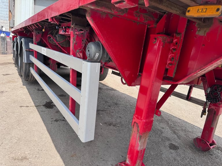 Crane Flat bed extender trailer 43ft closed 
