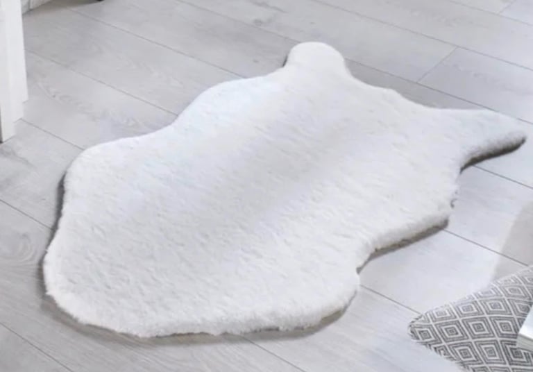 image for White faux fur rug