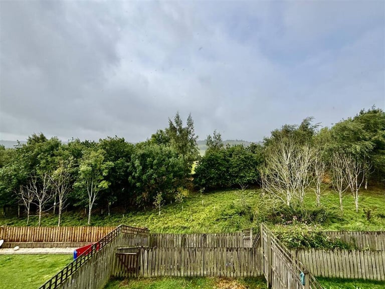 Available Now Modern 3 Bedroom Property