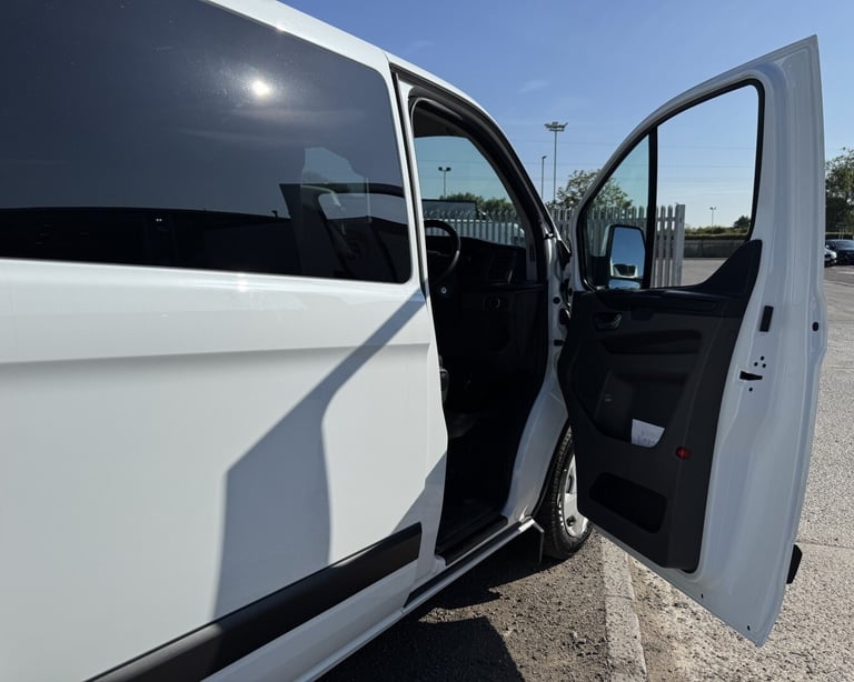 2023 Ford Transit Custom 2.0 EcoBlue 130ps Low Roof Trend 9 Seat MPV MPV Diesel Manual