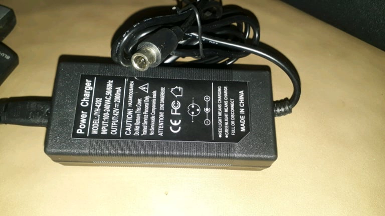 SCOTTER PURE CHARGER  SMALL PIN CHARGER BRAND NEW 42VOLTS