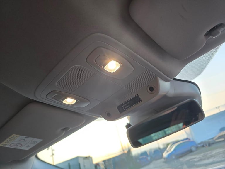 2016 Renault Megane 1.5 dCi Dynamique S Nav EDC Euro 6 5dr Hatchback Diesel Automatic