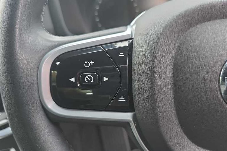 2022 Volvo S60 2.0 B5P R DESIGN 4dr Auto SALOON PETROL Automatic