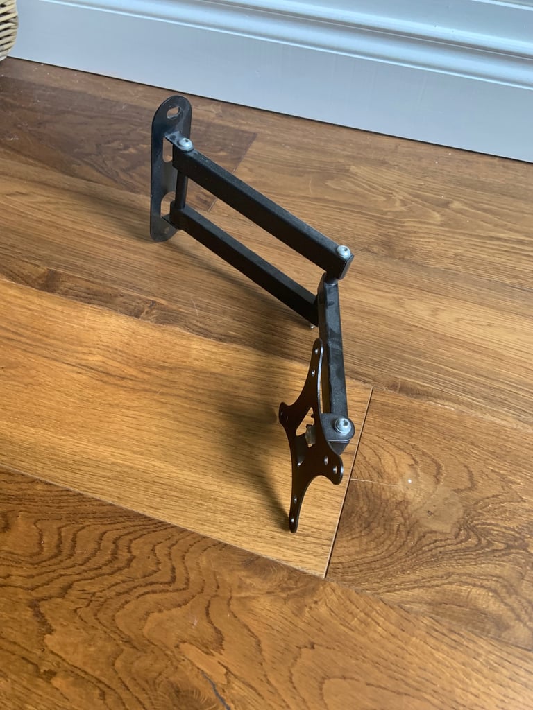 Wall mount for TV or computer monitor 
