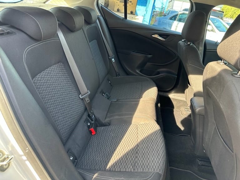 2018 Vauxhall Astra 1.0i Turbo ecoTEC SRi Hatchback 5dr Petrol Manual Euro 6 (s/s) (105 ps) Hatch...