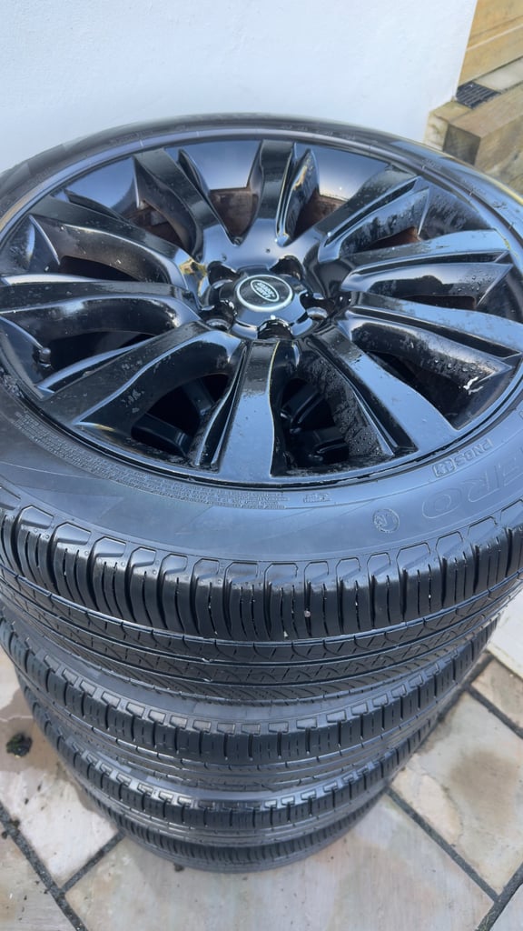 21” Range Rover wheels and tyres 