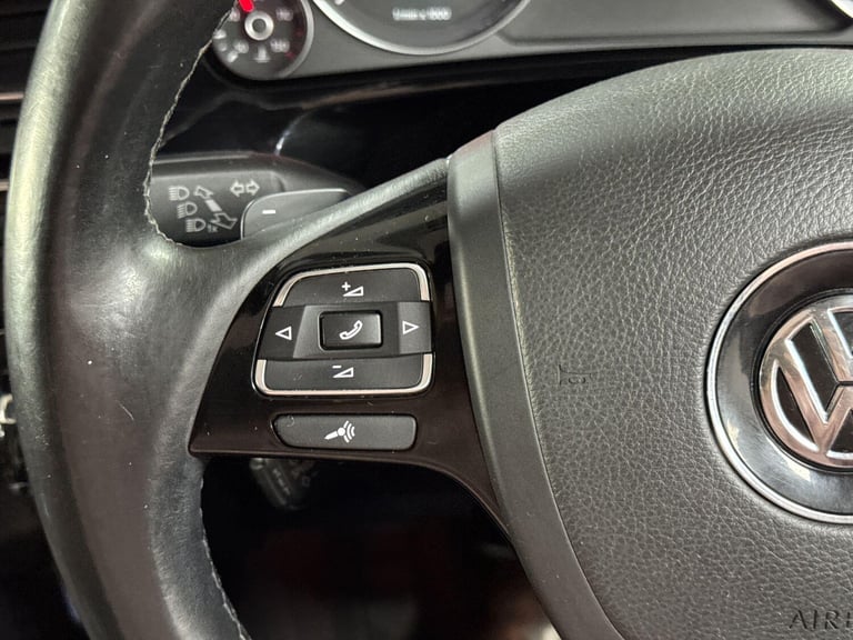 2015 Volkswagen Touareg 3.0 TDI V6 BlueMotion Tech R-Line Tiptronic 4WD Euro 6 (s/s) 5dr ESTATE D...