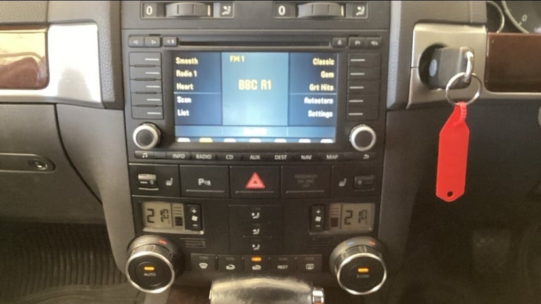 VOLKSWAGEN TOUAREG 2.5 TDI SE SPORT 5DR AUTO AUTOMATIC *12 MONTH'S MOT* 4X4 SUV