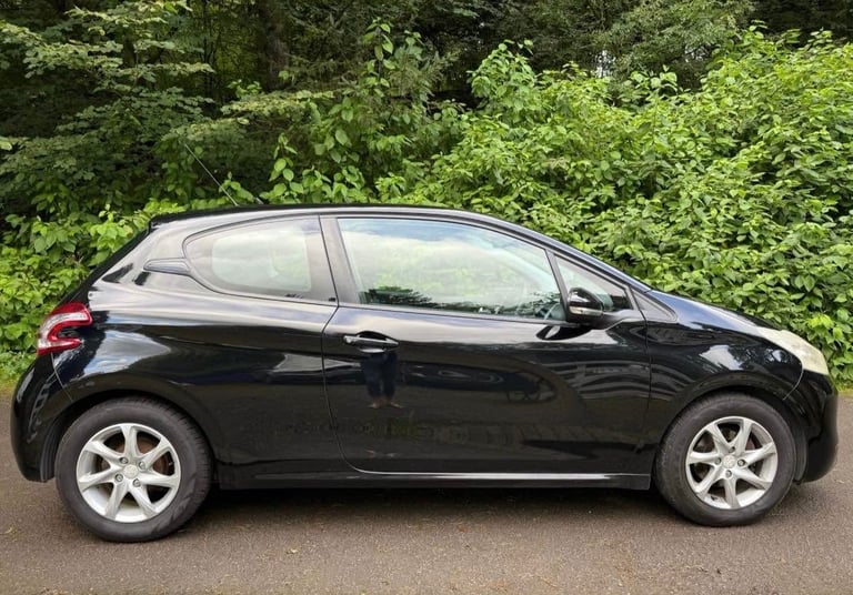 image for Peugeot, 208, Hatchback, 2012, Manual, 1199 (cc), 3 doors