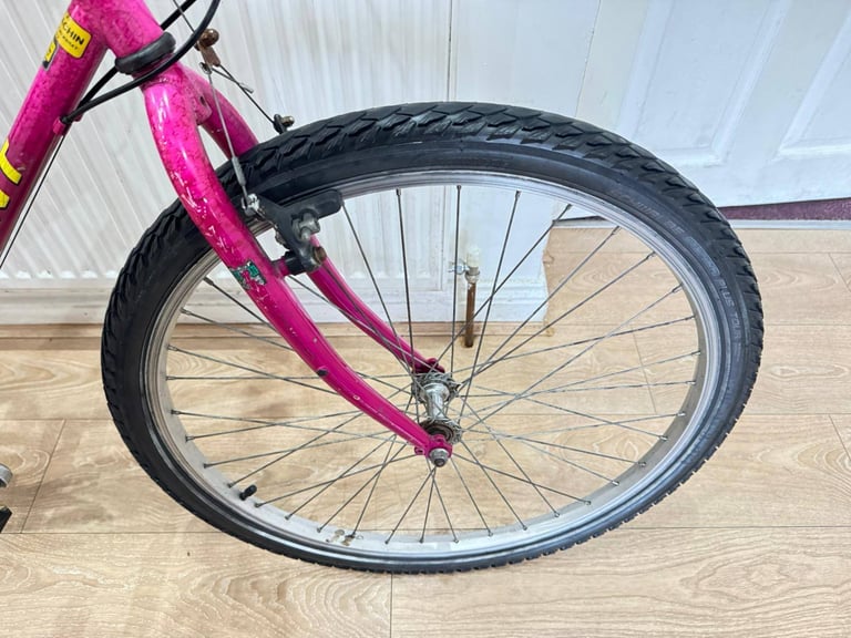 26inch Giant Tachia mountain bike in good condition All fully working 