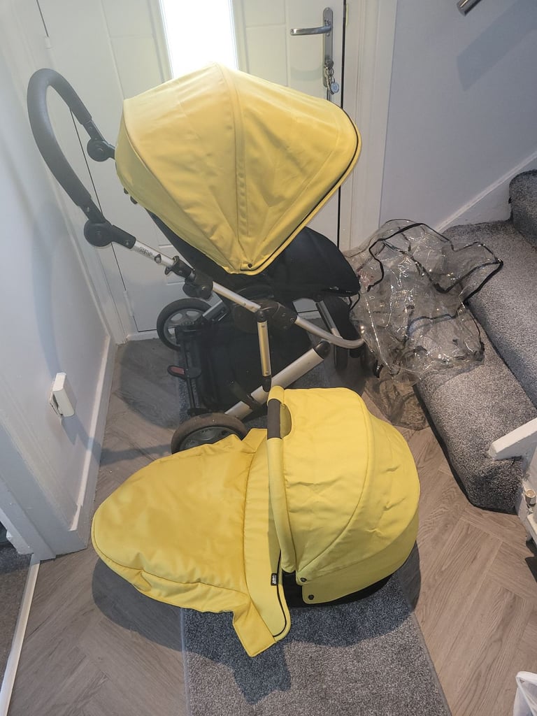 Mamas & Papas pram & bassinet 