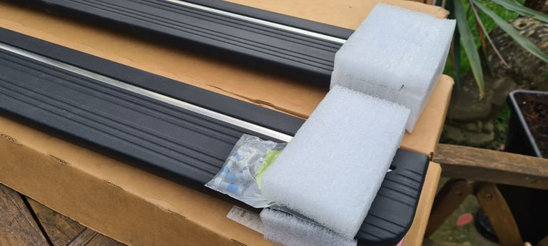 EVOQUE Jaguar Range Rover Door Sill Tread Plates - New & Boxed.