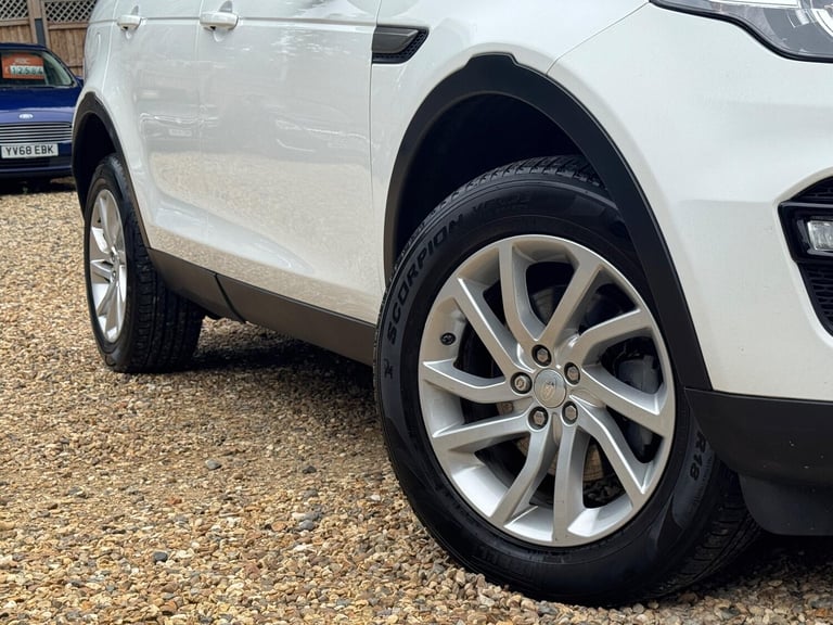 2017 Land Rover Discovery Sport 2.0 TD4 SE Tech 4WD Euro 6 (s/s) 5dr ESTATE Diesel Manual