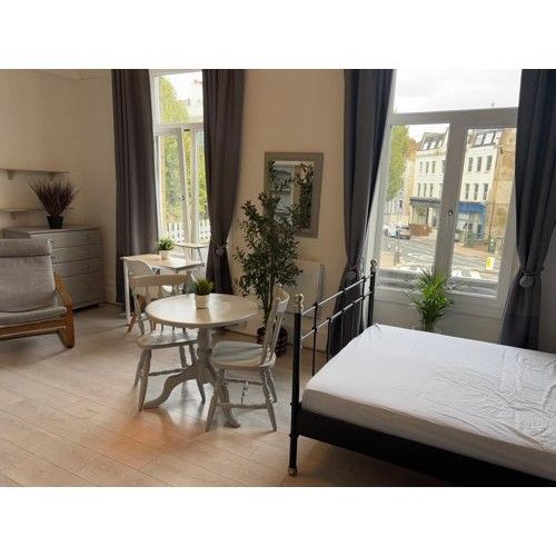 image for Self-Contained Studio flat on Shepherds Bush Road, Hammersmith, W6 7HP **Some Bills Inc**