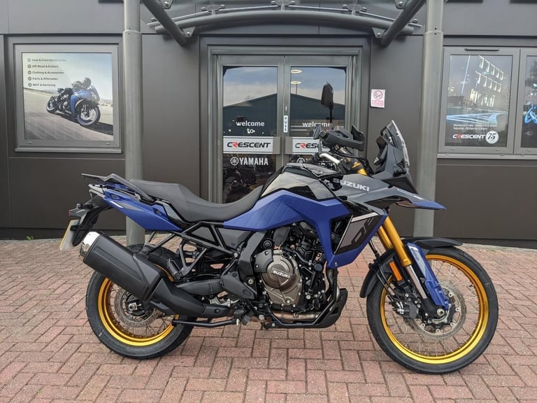 image for SUZUKI DL800 DE V-STROM 2023 - GLASS SPARKLE BLACK - CENTRE STAND - 2 SERVICES