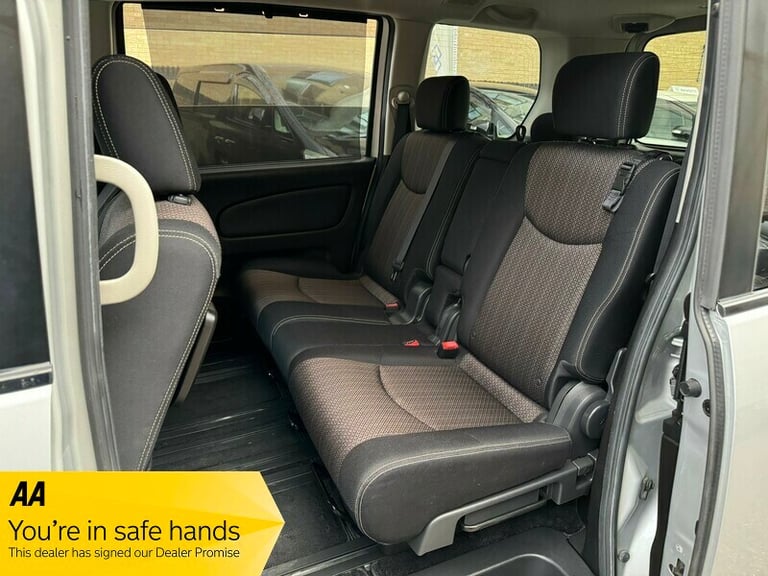 Nissan Serena 2.0 HYBRID AUTO 8 SEAT