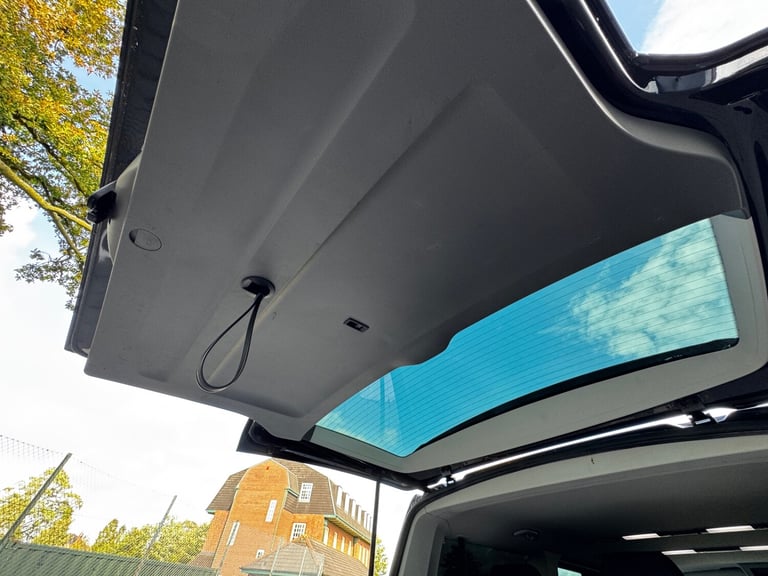 2020 Volkswagen Transporter Shuttle 2.0 TDI 150PS SE Minibus DSG MPV Diesel Automatic