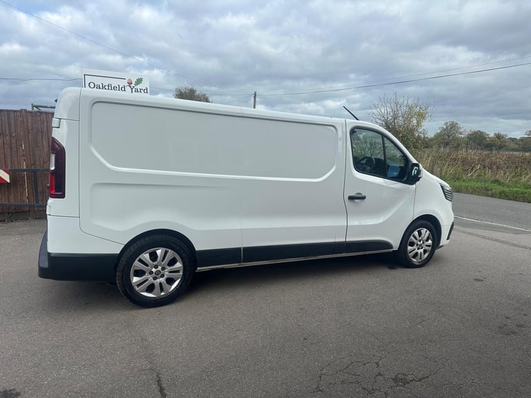 2022 Renault Trafic 2.0 dCi Blue LL30 Sport L2 H1 Euro 6 (s/s) 5dr PANEL VAN Diesel Manual