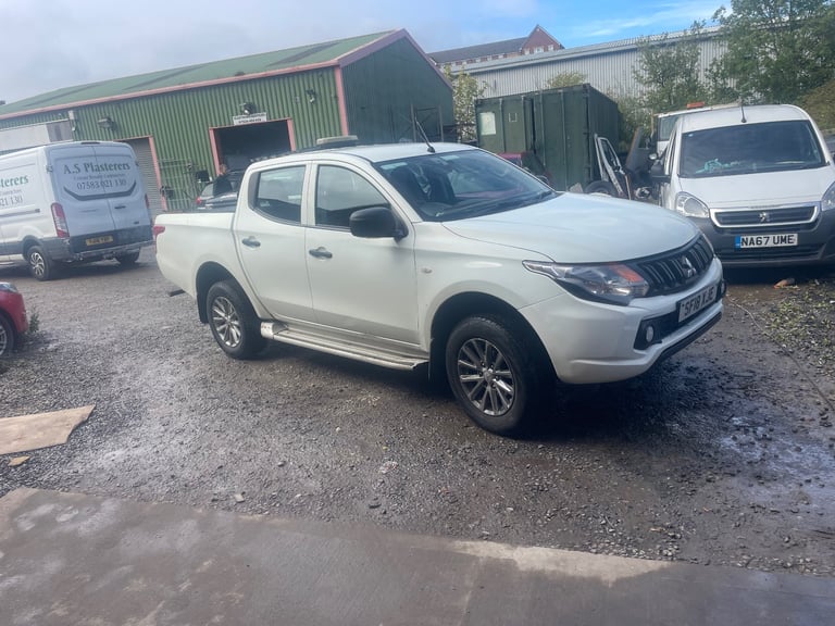 Mitsubishi, L200, Pick Up, 2018, Manual, 2442 (cc)