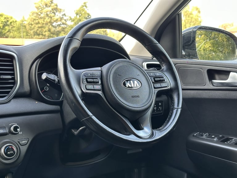 2016 Kia Sportage 1.6 GDI 2 Petrol Manual 5 Door SUV Black