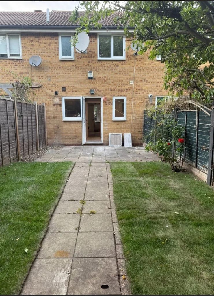 1 En-suite double bedroom. 