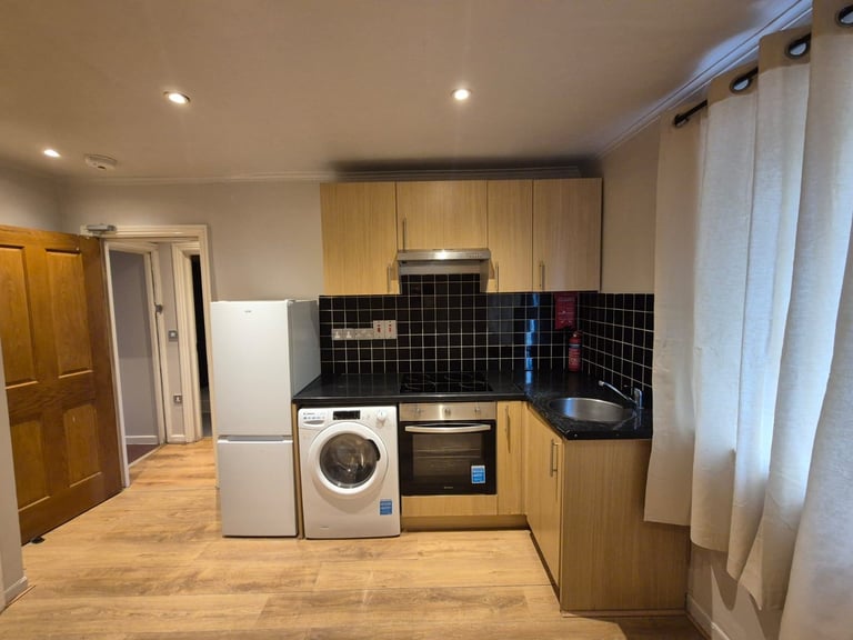 2 Bedroom First Floor Flat - N17 0NX