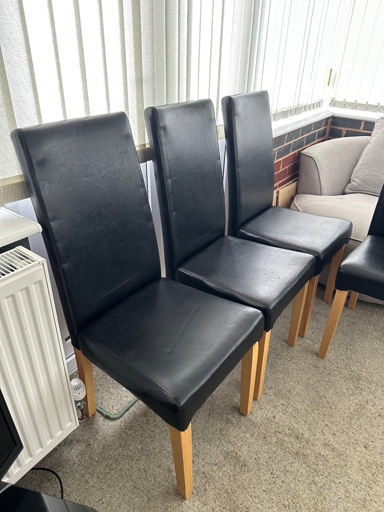 4x Black Dining Table Chairs
