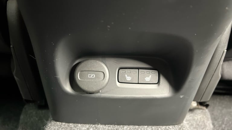 2024 Volvo XC40 Plus, B3 Mild hybrid, Petrol, Dark Estate Petrol Automatic