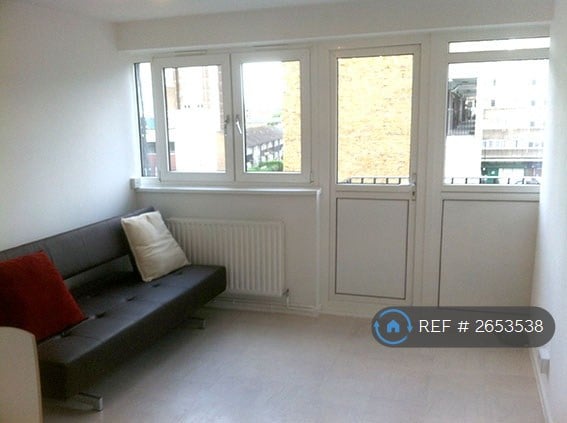 2 bedroom flat in Windsor House, London, E2 (2 bed) (#2653538)