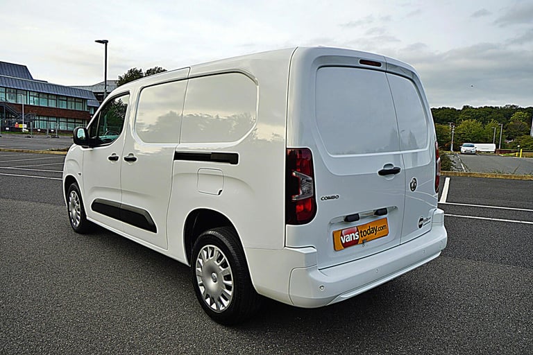 2022 Vauxhall Combo 1.5 Combo 2300 Sportive L2 LWB + 3 Seater + Twin Slider + Top Spec Van Panel ...