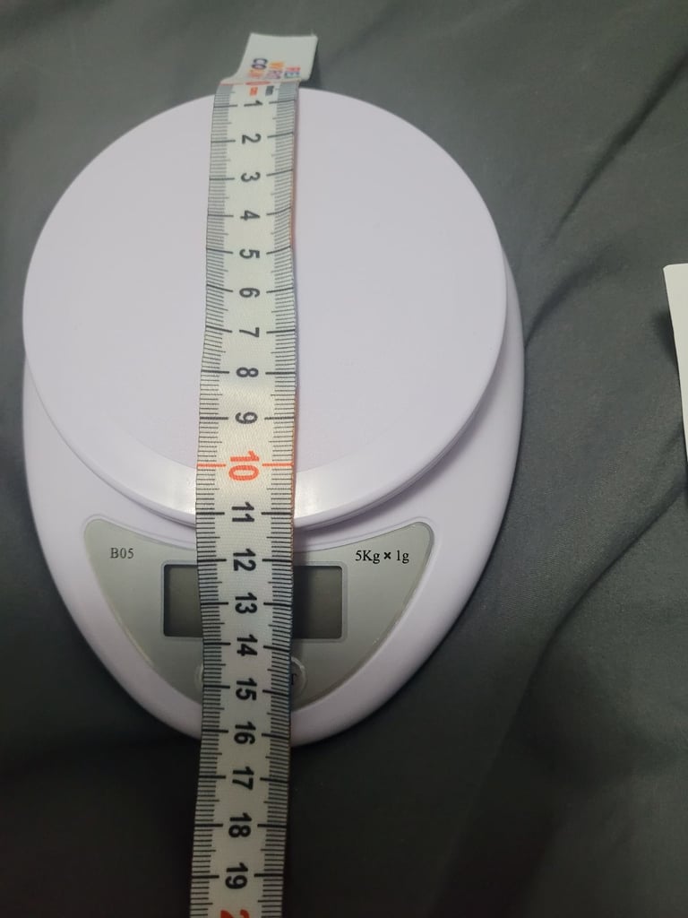 Kitchen scale with batteries.  Collection dunfermline fife